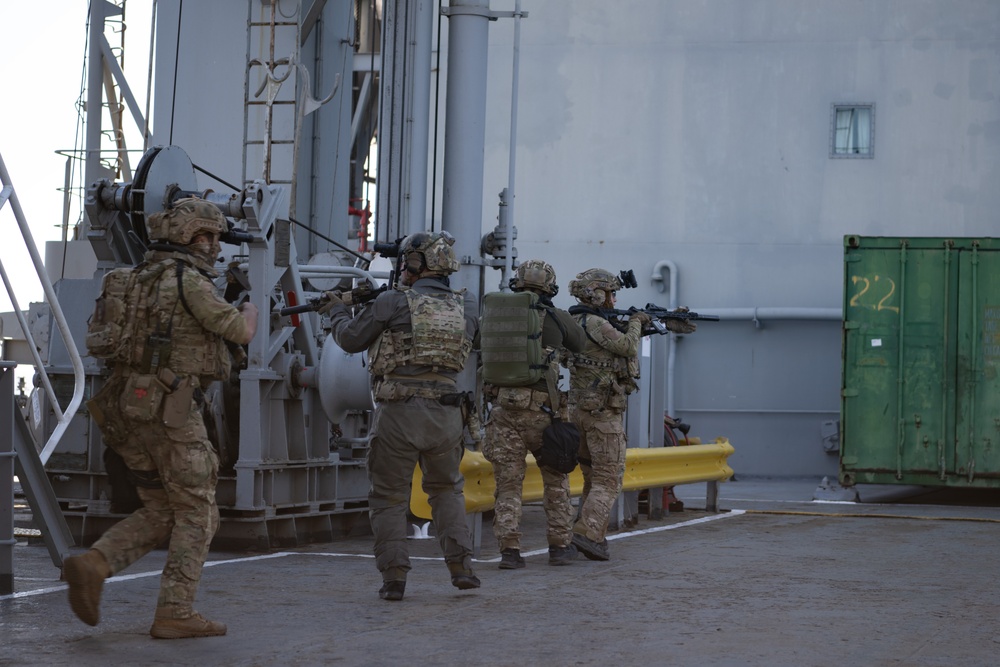 U.S. Navy SEALs, Chilean Navy SF, SOF Conduct VBSS Training