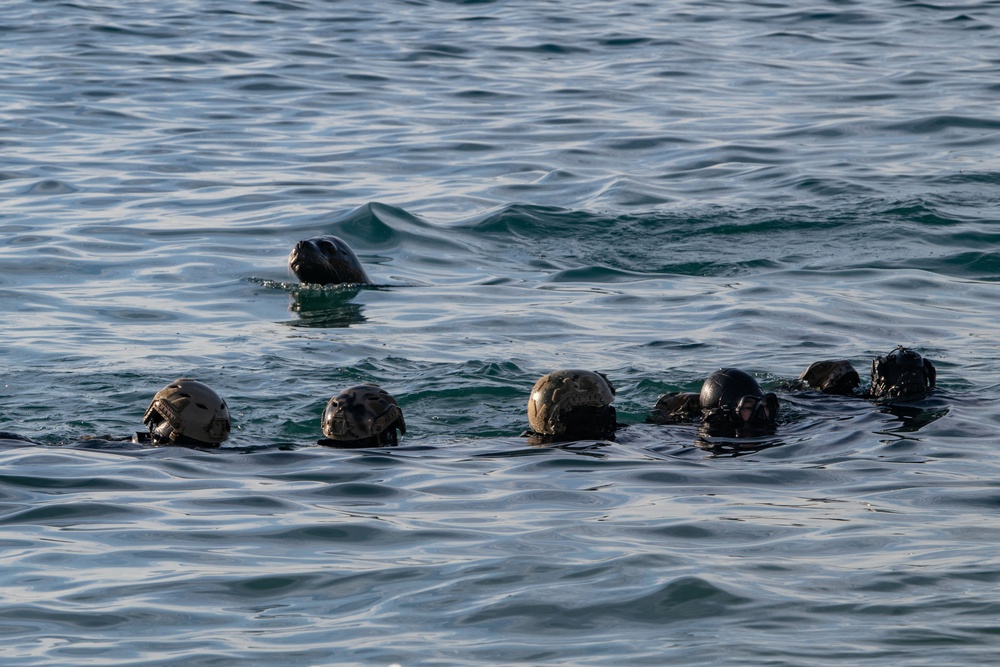 U.S. Navy SEALs Conduct OTB Training During SOUTHERN STAR ‘25