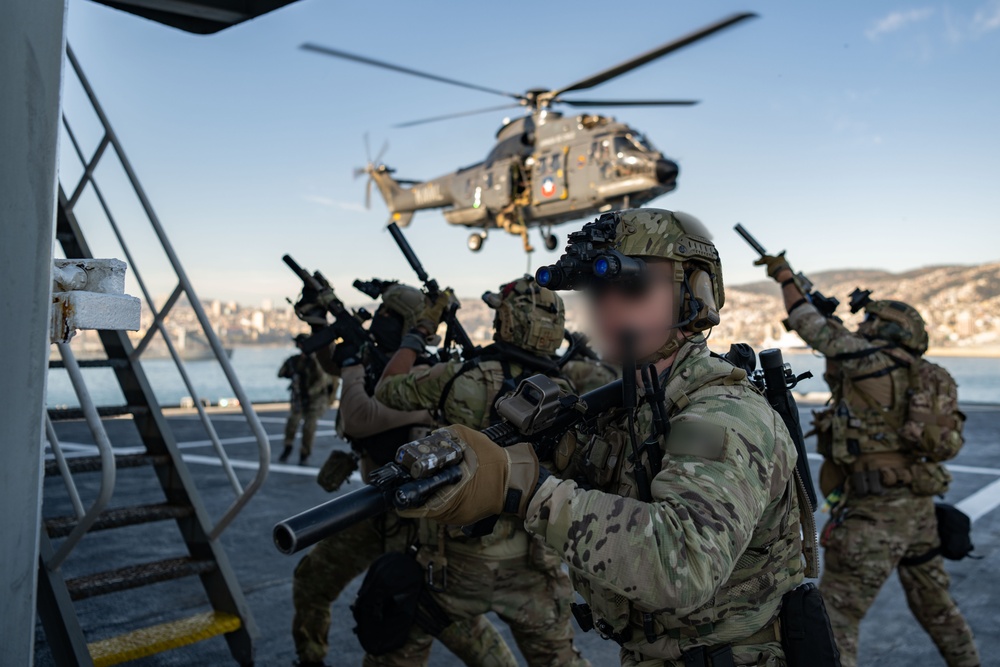 U.S. Navy SEALs, Chilean Navy SF, SOF Conduct VBSS Training