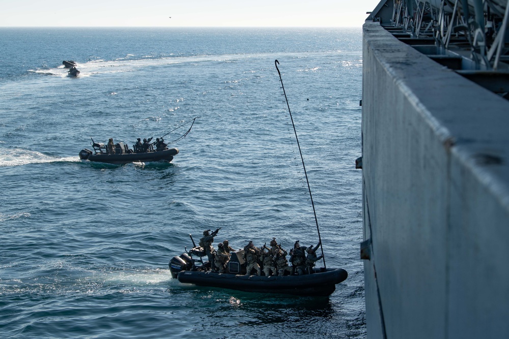 U.S. Navy SEALs, Chilean Navy SF, SOF Conduct VBSS Training