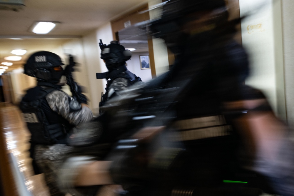 U.S. Navy SEALs, Chilean Navy SF, SOF Conduct VBSS Training