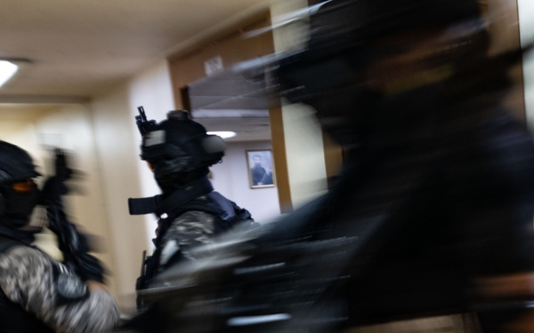 U.S. Navy SEALs, Chilean Navy SF, SOF Conduct VBSS Training