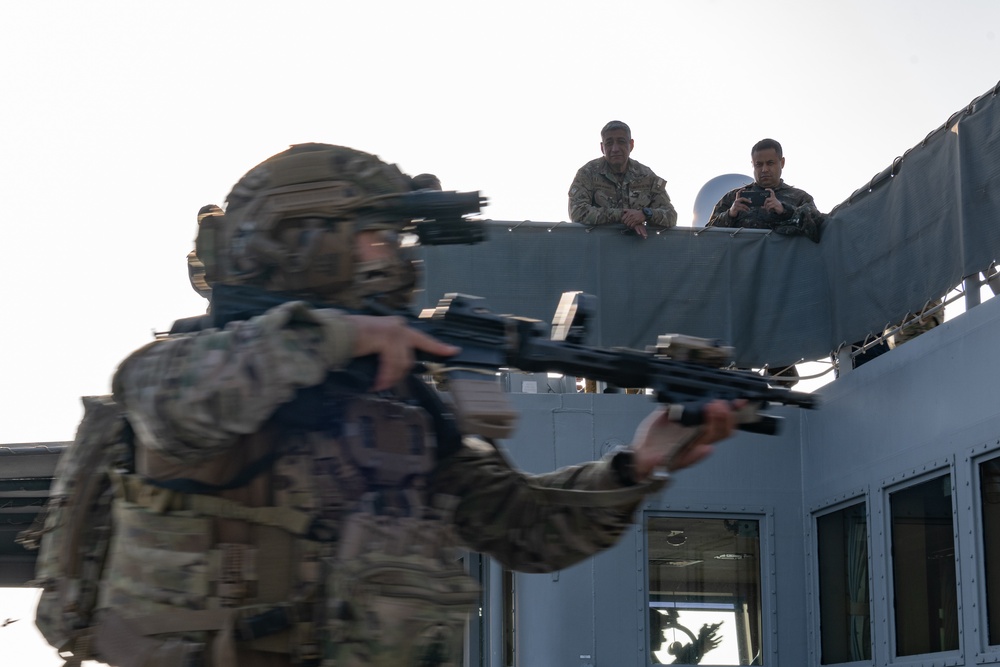 U.S. Navy SEALs, Chilean SF, SOF Conduct VBSS Training