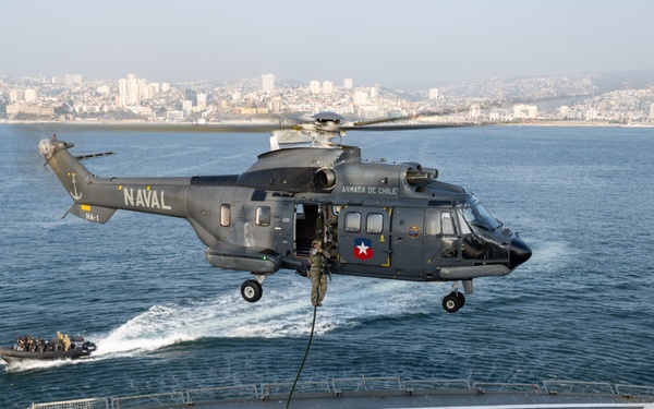 U.S. Navy SEALs, Chilean SF, SOF Conduct VBSS Training