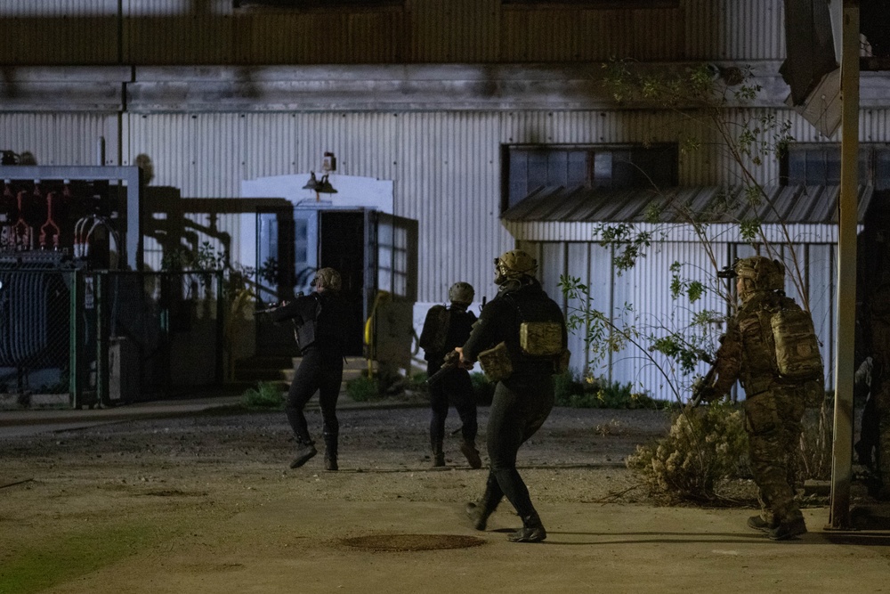 U.S. Navy Special Warfare, Chilean Special Forces Conduct Simulated Direct Action Raid Training