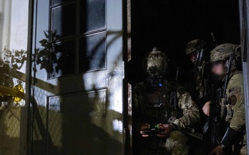 U.S. Navy Special Warfare, Chilean Special Forces Conduct Simulated Direct Action Raid Training