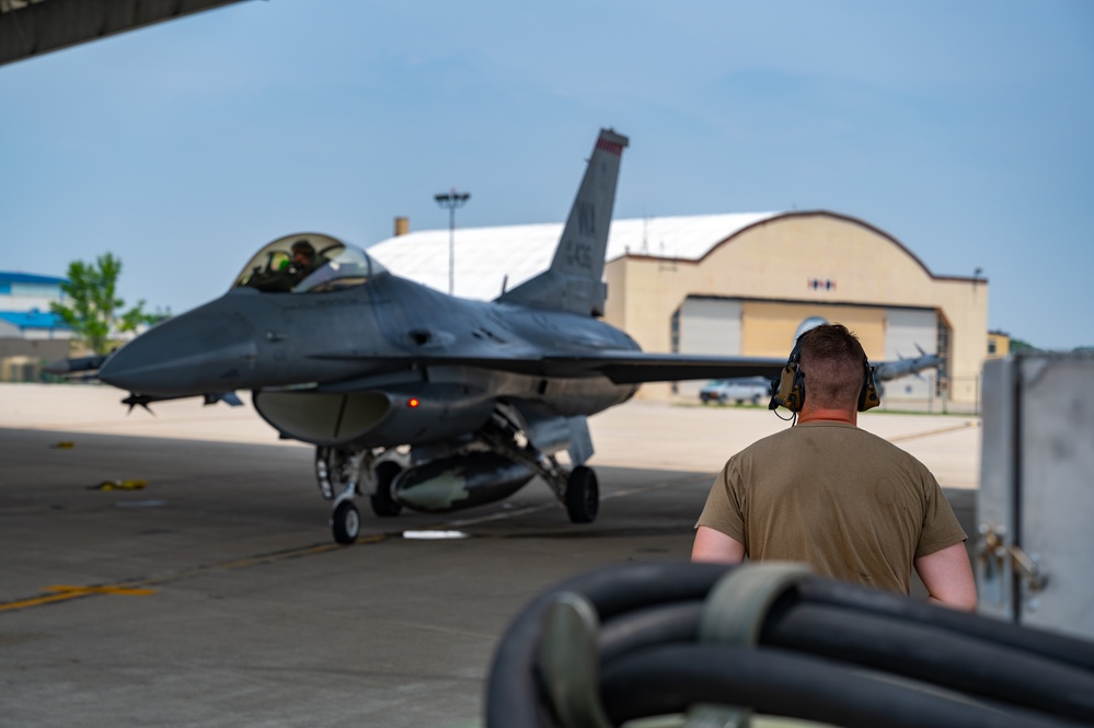 Fini-flight kicks off in Fort Wayne