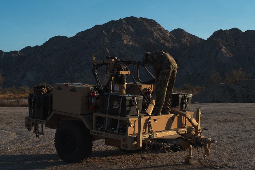 1st Combat Aviation Brigade conducts sling load operations along the southern border