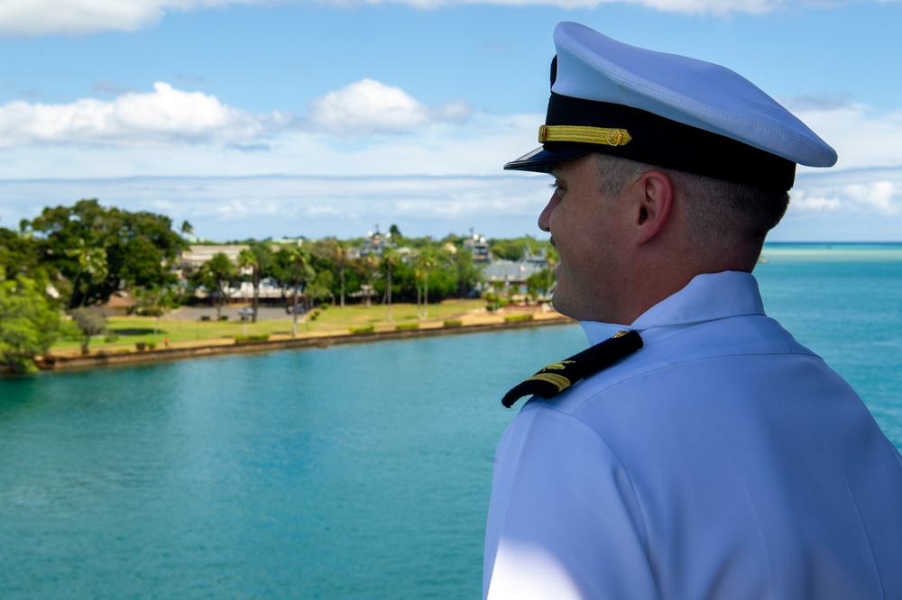 USS Frank Cable (AS 40) arrives to Joint Base Pearl Harbor-Hickam