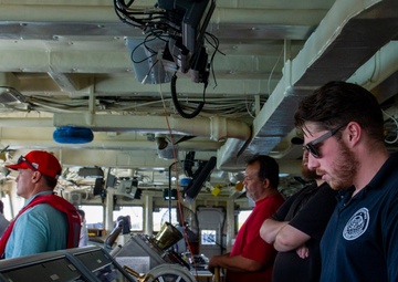 USS Frank Cable arrives to Joint Base Pearl Harbor-Hickam