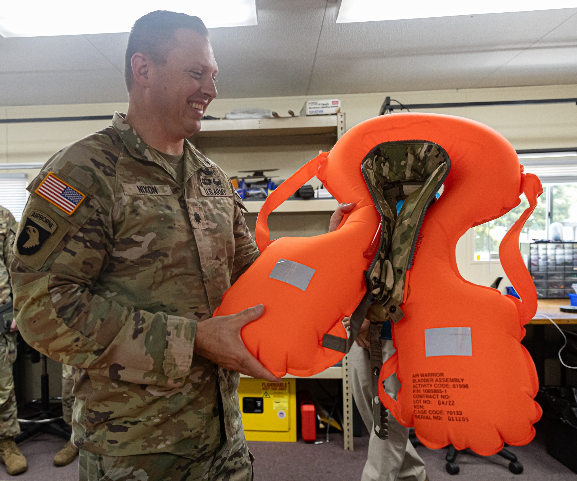 米軍実物 空母 LSO LPU ライフプリザーバ 救命胴衣 米海軍 戦闘機攻撃機 米軍実物 空母 LSO LPU ライフプリザーバ 救命胴衣 米海軍 戦闘機攻撃