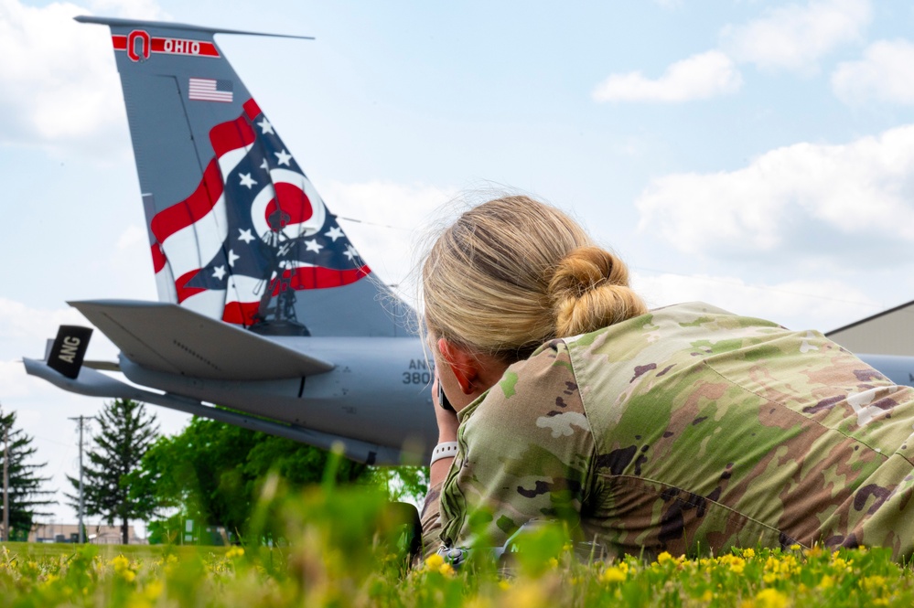 Capturing KC-135 Stratotanker Towing