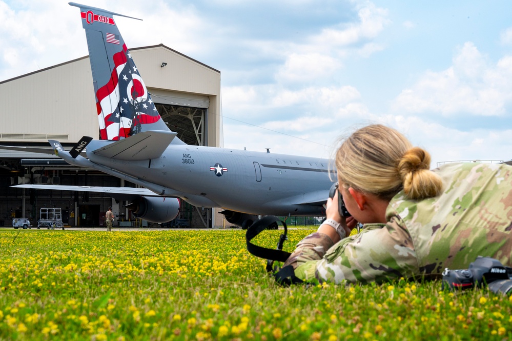 Capturing KC-135 Stratotanker Towing