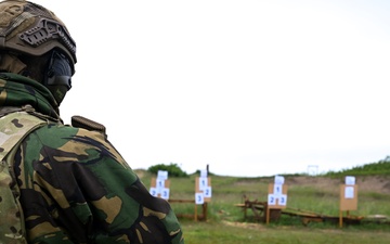 BALTOPS 25 – 2nd LAR and Portuguese Service Members Execute a Live Fire Range