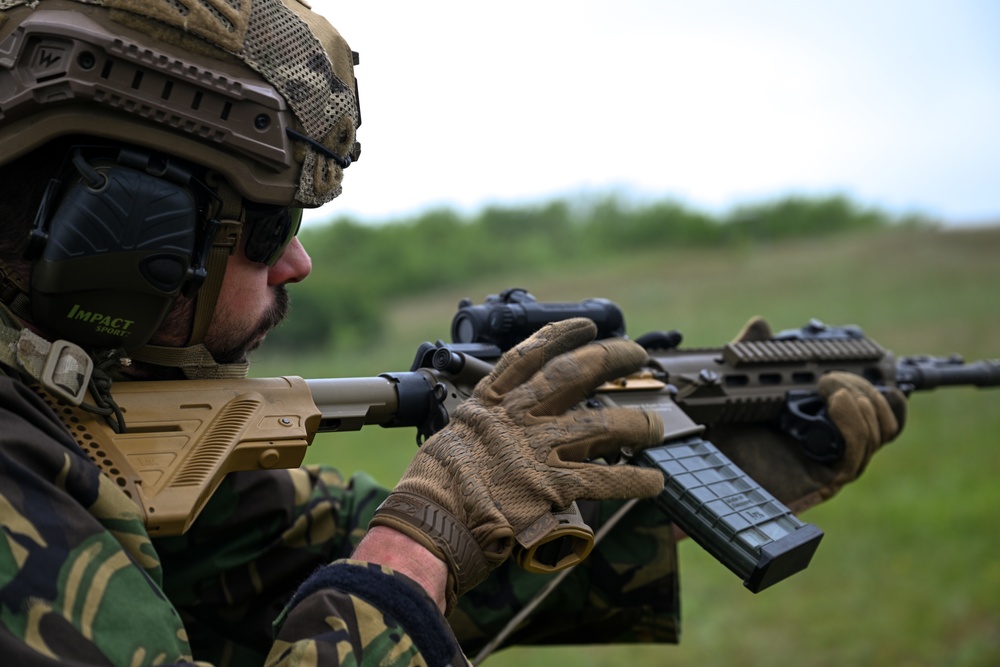 BALTOPS 25 – 2nd LAR and Portuguese Service Members Execute a Live Fire Range