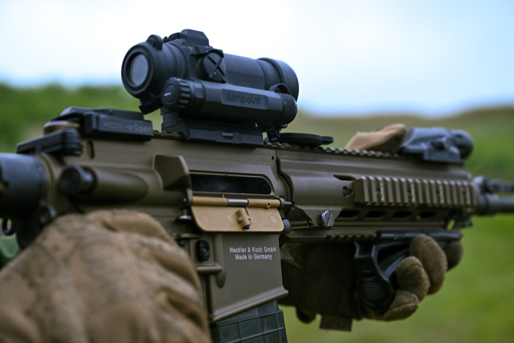 BALTOPS 25 – 2nd LAR and Portuguese Service Members Execute a Live Fire Range
