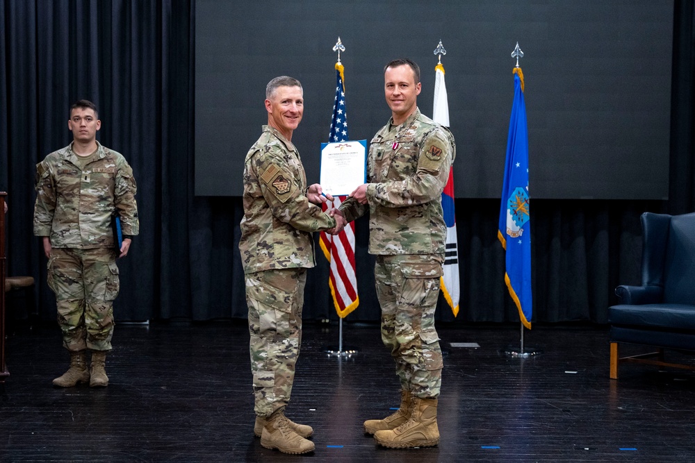6th IS Change of Command