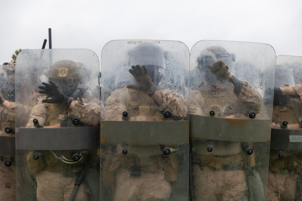 U.S. Marines arrive in greater Los Angeles area to support Task Force 51
