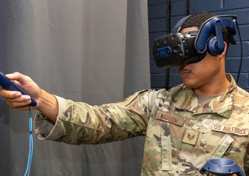 15th MXG introduces VR training system