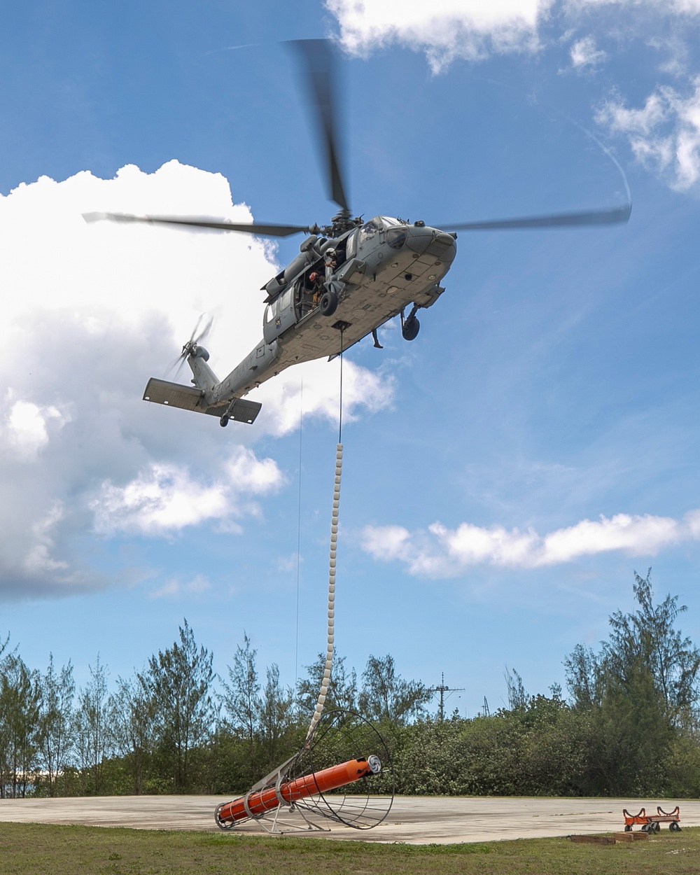 HSC-25 conducts helicopter torpedo retrieval training