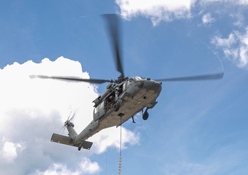 HSC-25 conducts helicopter torpedo retrieval training