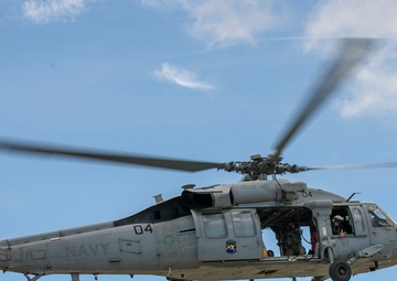 HSC-25 conducts helicopter torpedo retrieval training