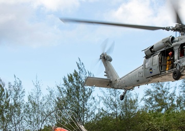 HSC-25 conducts helicopter torpedo retrieval training