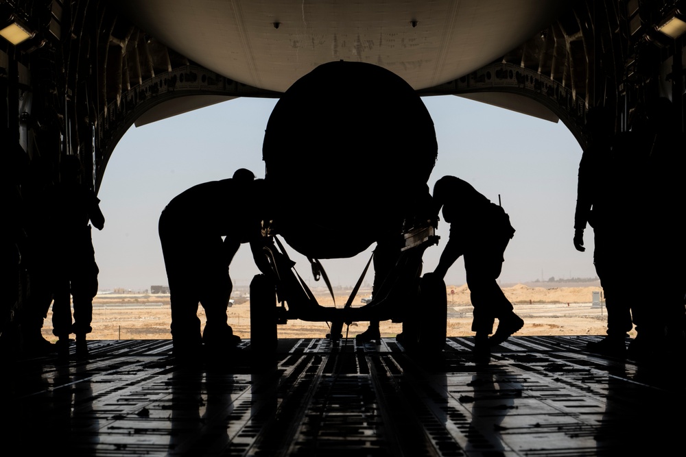 Port Dawgs unload cargo in CENTCOM AOR