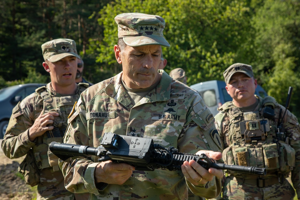 General Donahue visits Project Flytrap operations