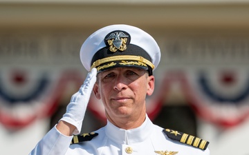 La comandancia de las Actividades Navales de Estados Unidos en España celebra su ceremonia de cambio de mando en la Base Naval de Rota