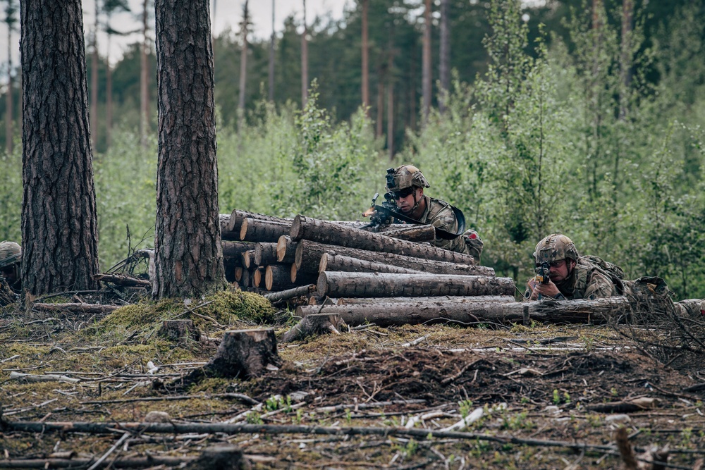 MING Infantry conducts trench warfare training