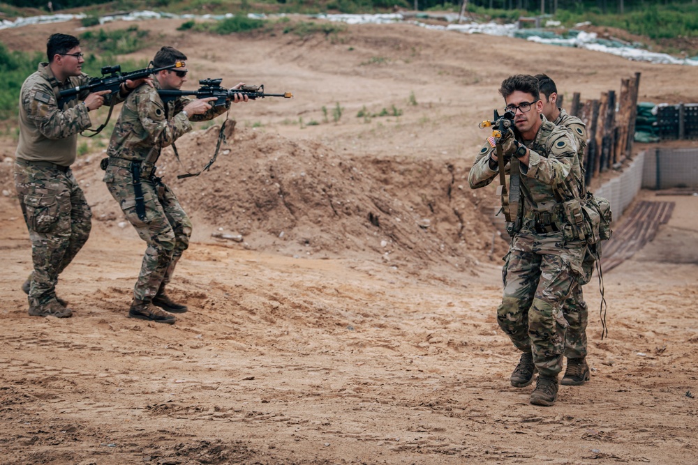 MING Infantry conducts trench warfare training