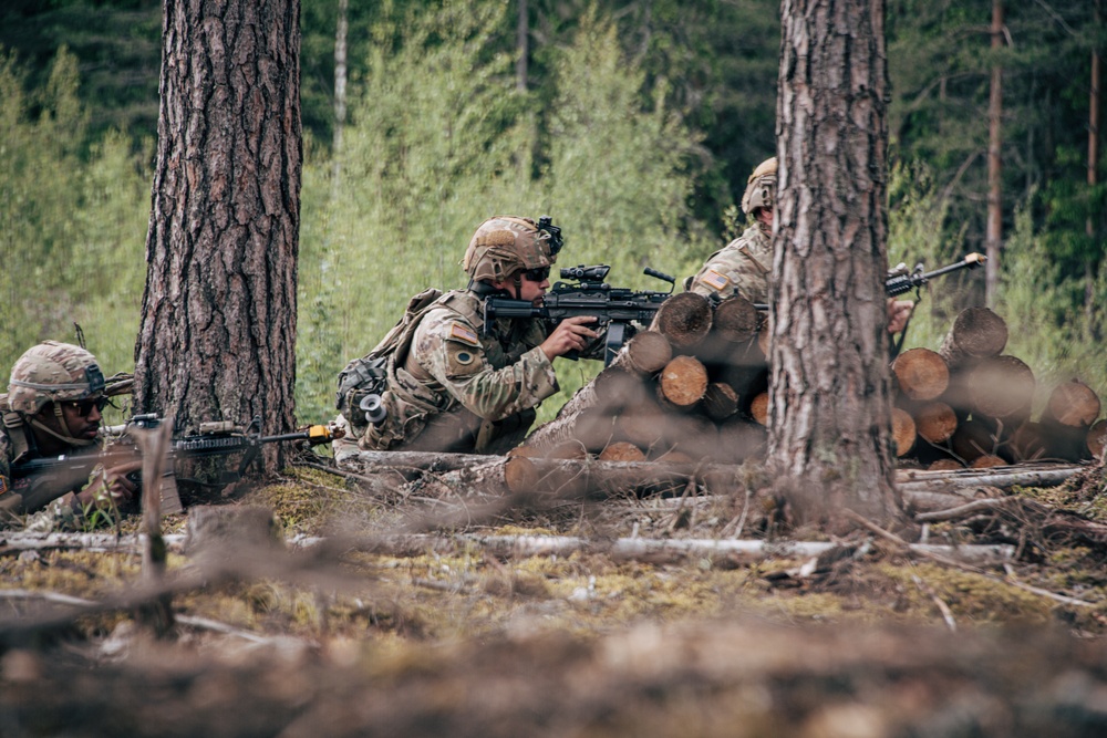 MING Infantry conducts trench warfare training