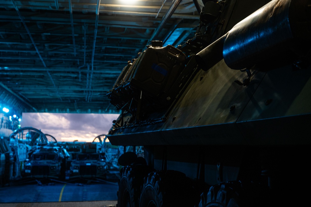 31st MEU | Off-Loading drills aboard USS San Diego