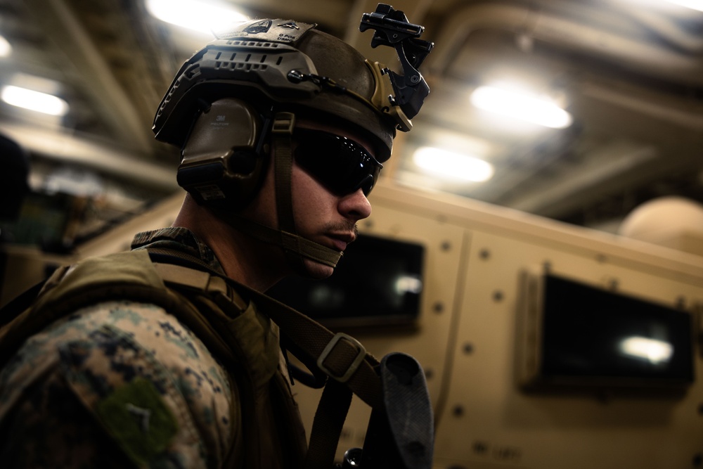 31st MEU | Off-Loading drills aboard USS San Diego
