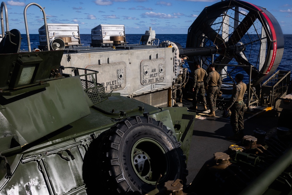 31st MEU | Off-Loading drills aboard USS San Diego