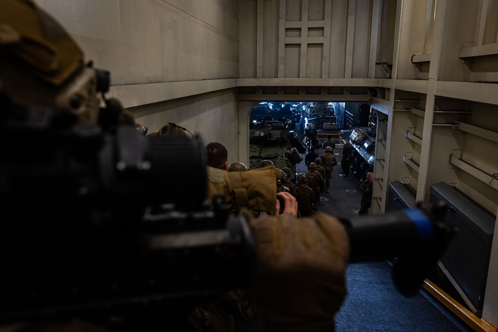 31st MEU | Off-Loading drills aboard USS San Diego