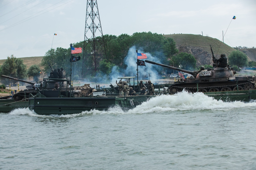 7th Engineer Brigade Conducts Wet Gap Crossing In Romania