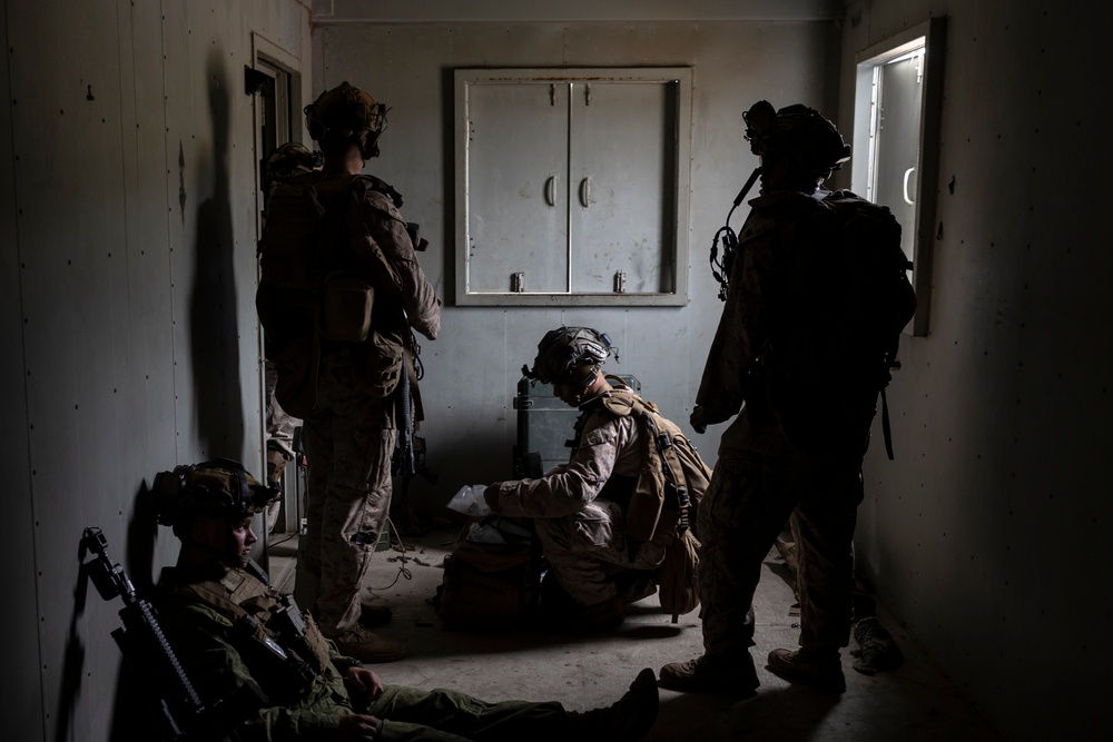 V31 Marines execute EOTG air raid course