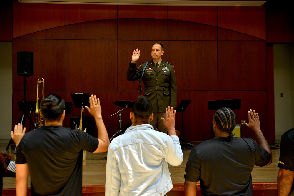 NYCRB Future Soldiers take oath during Army Birthday 250th reception