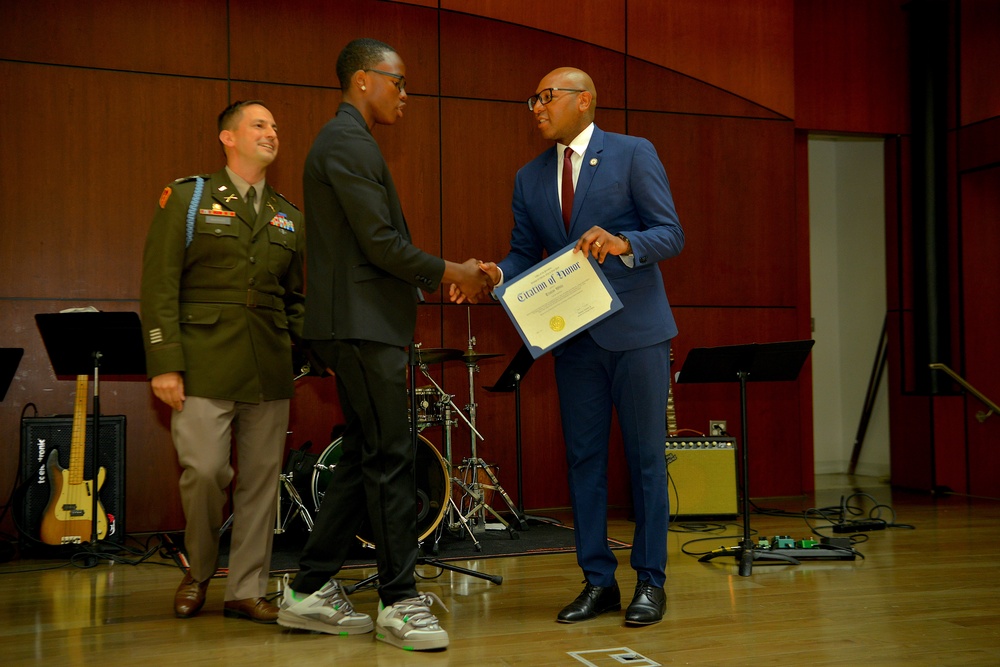 NYCRB Future Soldiers take oath during Army Birthday 250th reception