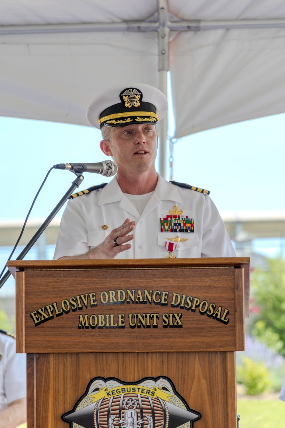 EOD Mobile Unit 2 Holds Change of Command Ceremony