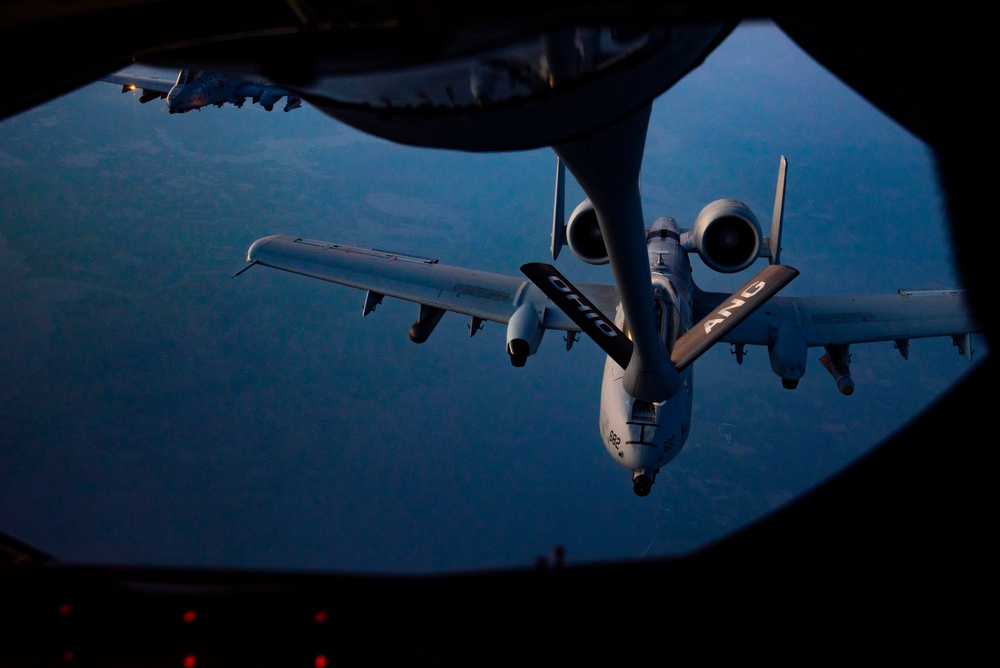 121st Refuels &quot;Warthog&quot; Over the Skies of Virginia