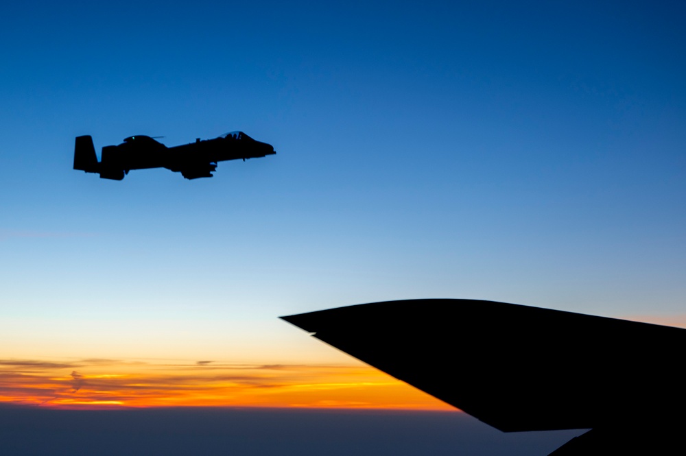 121st Refuels &quot;Warthog&quot; Over the Skies of Virginia