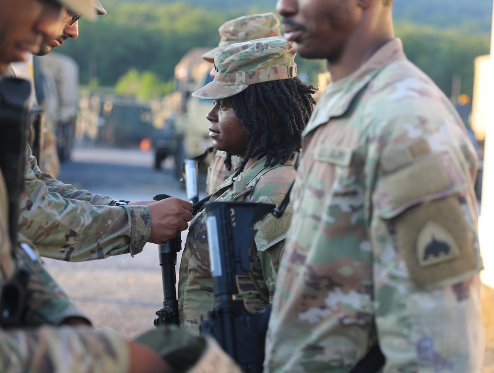 Three Soldiers from the 1946th Financial Management Support Detachment recognized for Outstanding Performance
