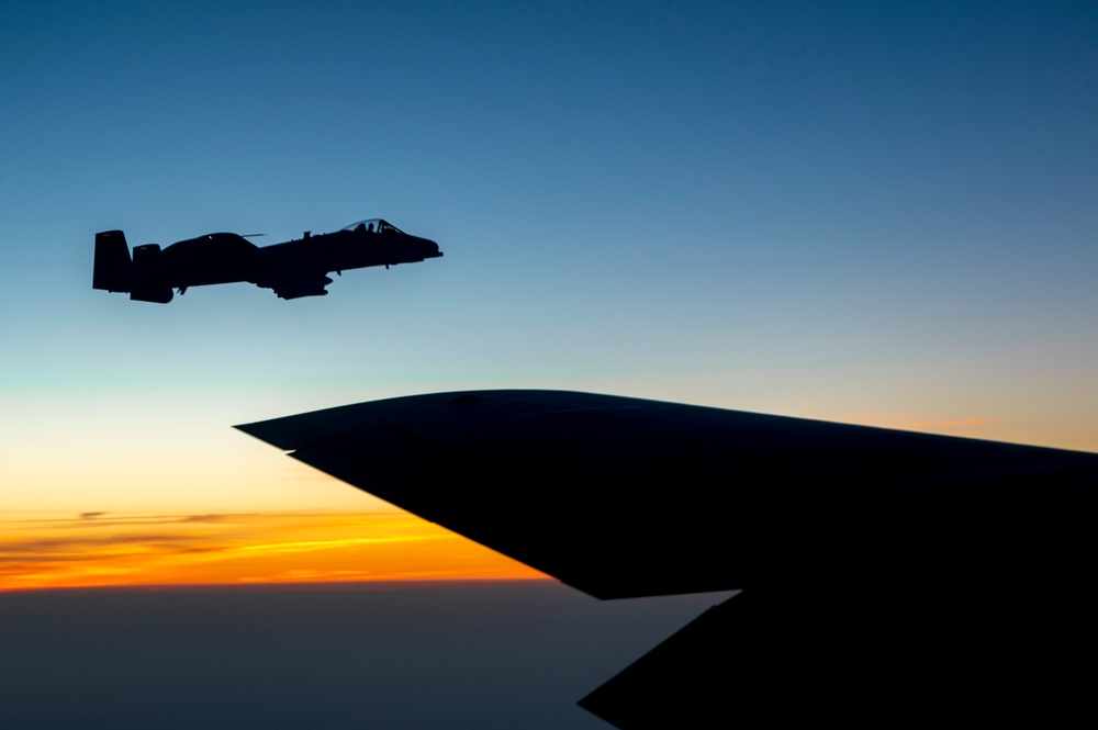 121st Refuels &quot;Warthog&quot; Over the Skies of Virginia