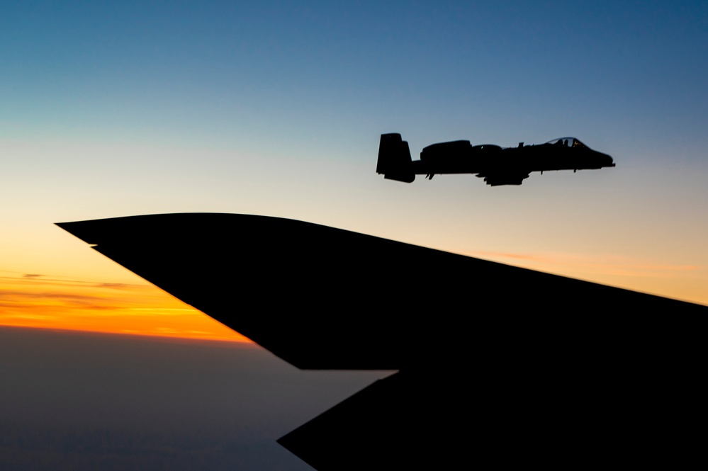 121st Refuels &quot;Warthog&quot; Over the Skies of Virginia