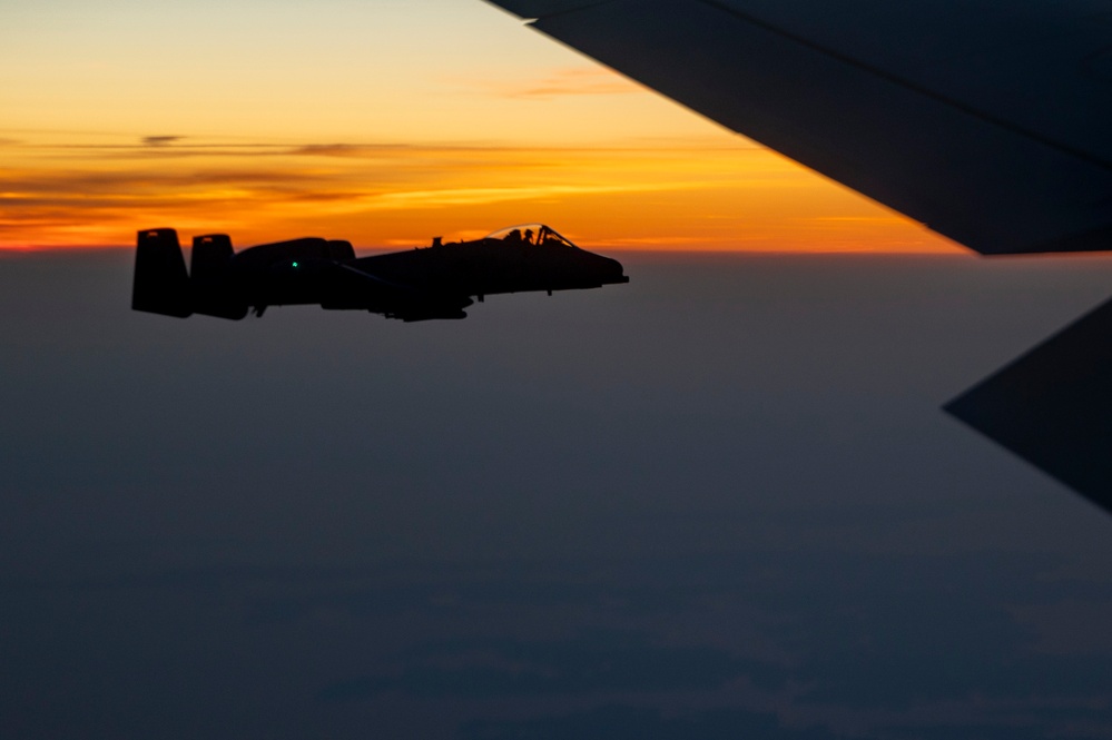121st Refuels &quot;Warthog&quot; Over the Skies of Virginia
