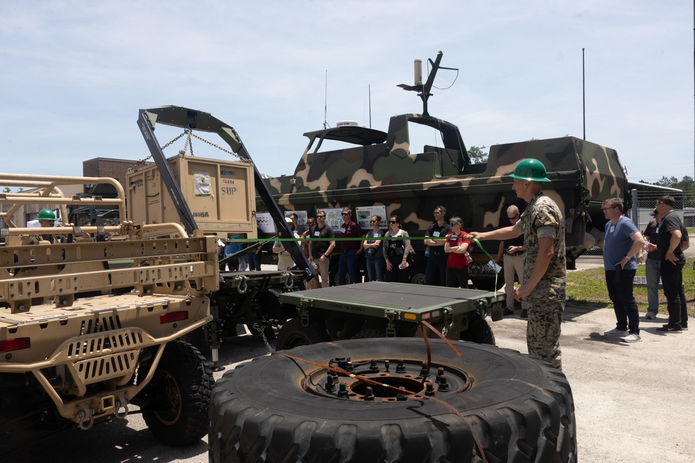 Defense Science Study Group Visits Combat Logistics Battalion 8, Innovation Campus