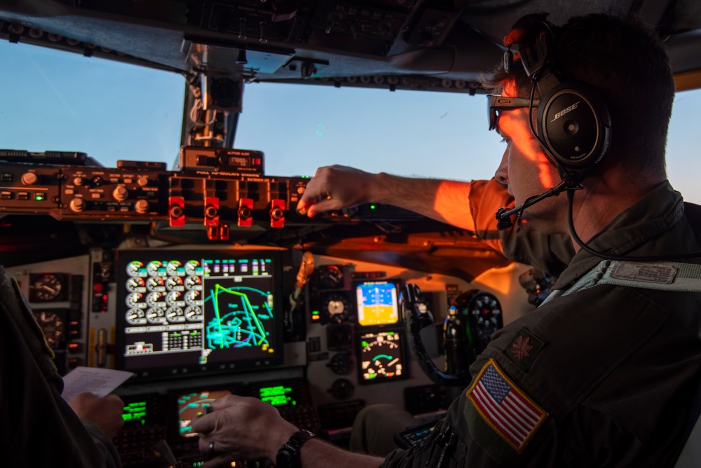 121st refuels &quot;Warthog&quot; over the skies of Virginia